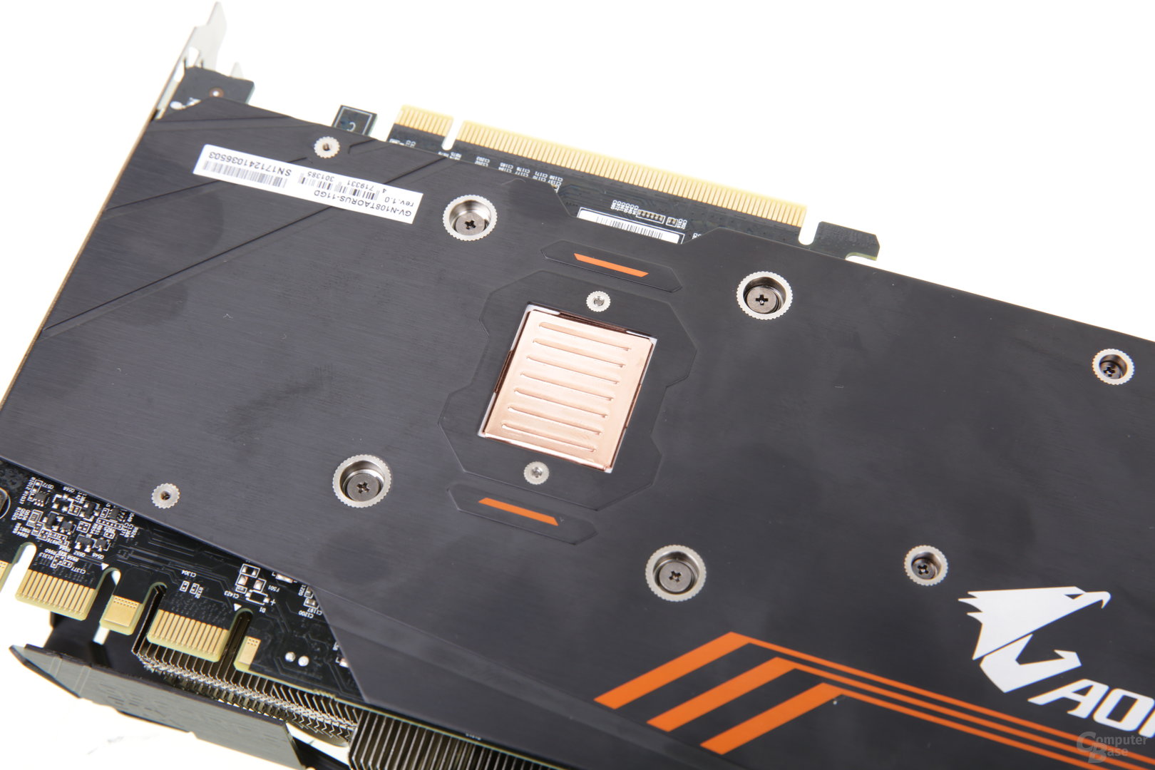 Backplate mit optisch ansprechender Kupfer-Abdeckung