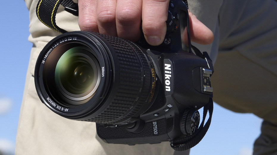 Nikon D7500: Profisensor und Expeed 5 für den gehobenen Einstieg