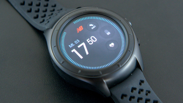 New Balance RunIQ im Test: Runde Smartwatch mit GPS für Läufer