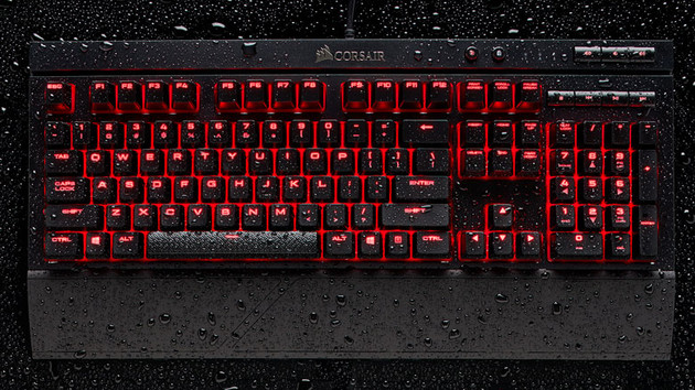 Corsair K68: Mit Gummiglocken gegen Spritzwasser beim Spielen