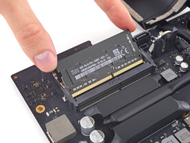 iMac Intel 21.5" Retina 4K Display 2017 Teardown