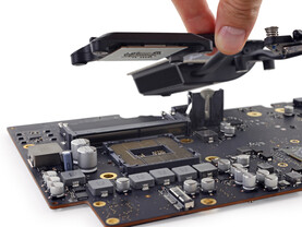 iMac Intel 21.5" Retina 4K Display 2017 Teardown