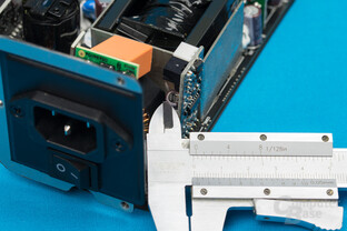 Aerocool P7-650W – 1 mm Abstand zwischen Primär- und Sekundärseite