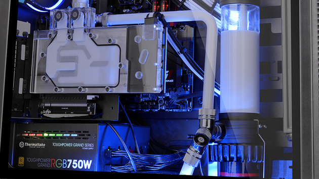 Thermaltake: Suppressor F51, Core 71 und 51 künftig auch mit Glas