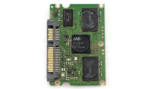 Die Platine der Intel 545s mit 512 GByte (2,5 Zoll)