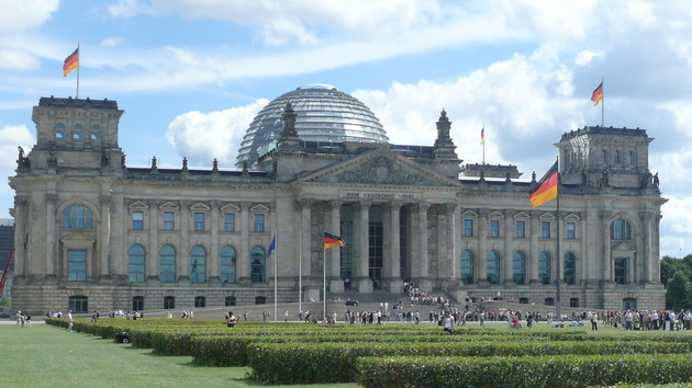 Soziale Netzwerke: Bundestag beschließt Facebook-Gesetz