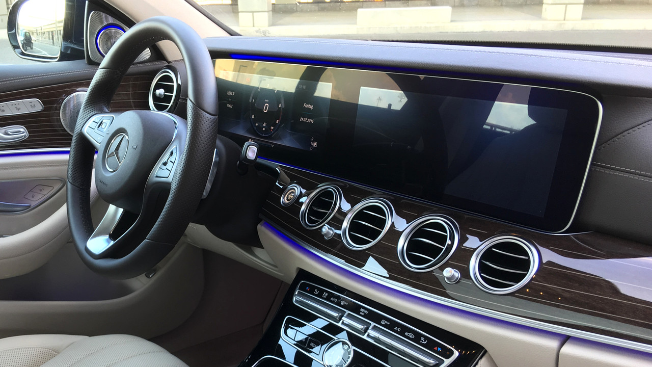 Mercedes-Benz: Linguatronic der E-Klasse steuert Fahrzeugfunktionen