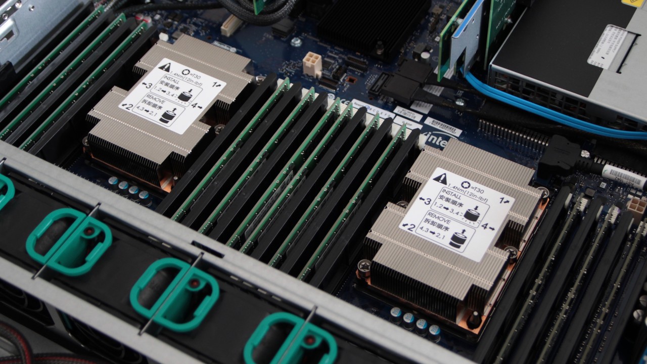 Server-CPUs: Die Preise von Intel Xeon-SP und AMD Epyc im Vergleich