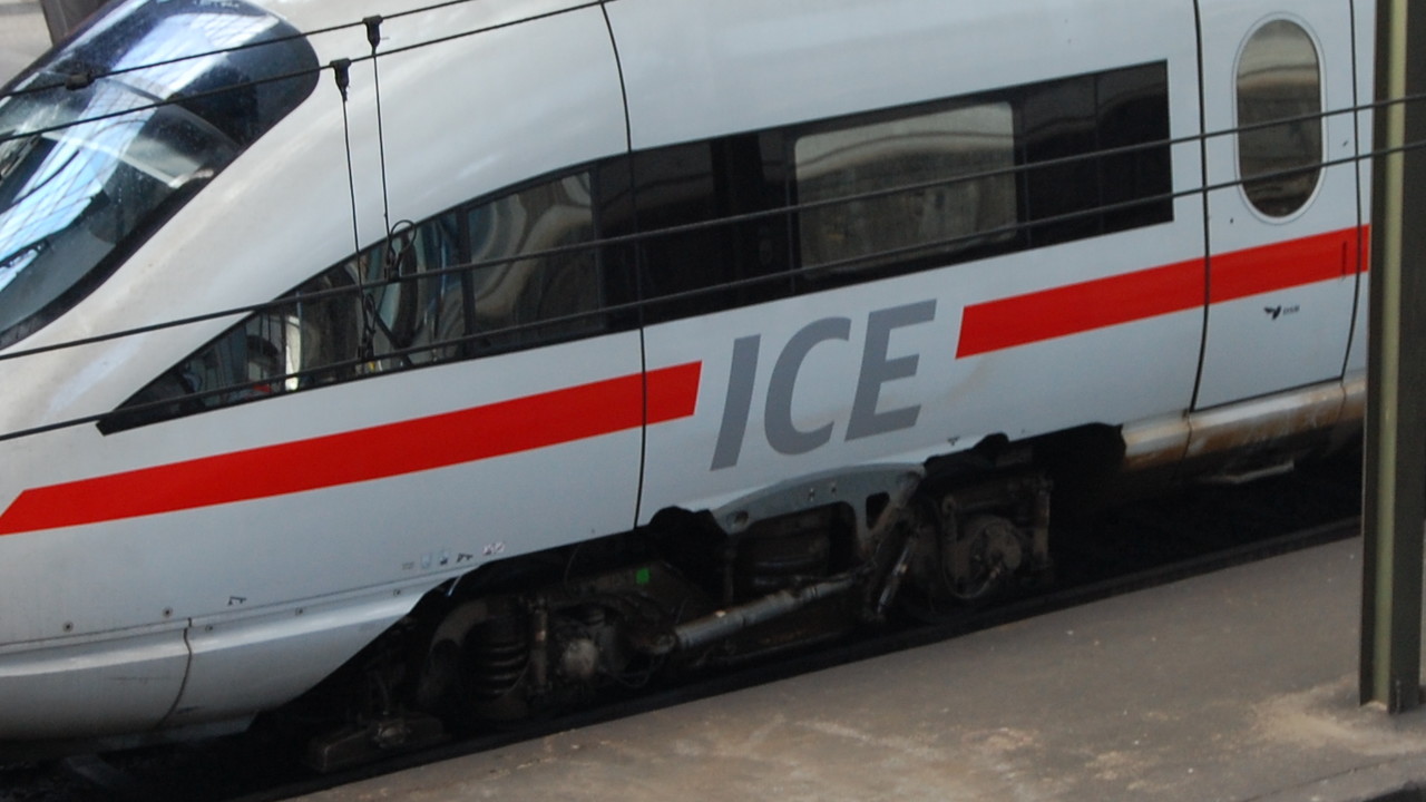 Deutsche Bahn: CCC kritisiert Sicherheitslücke im ICE-WLAN