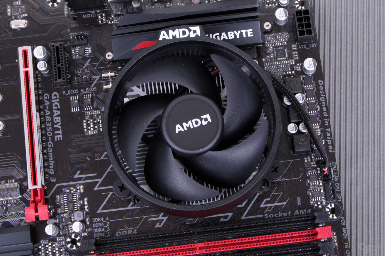AMD Wraith Stealth CPU-Kühler