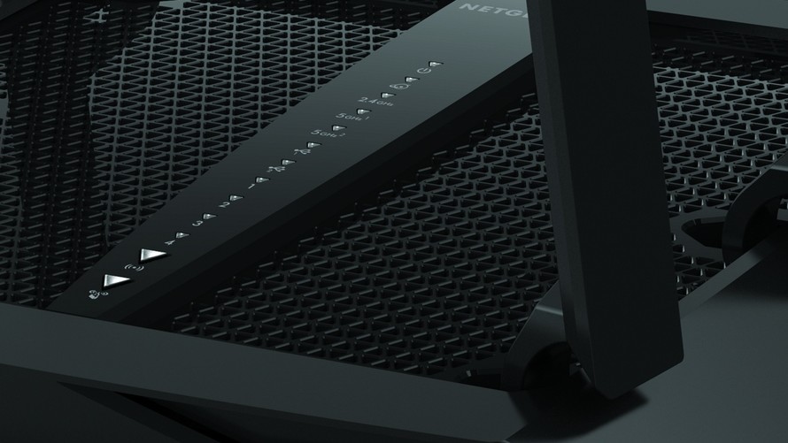 Netgear Nighthawk X6S: Auffälliger Triband-Router mit neuem SoC und Alexa