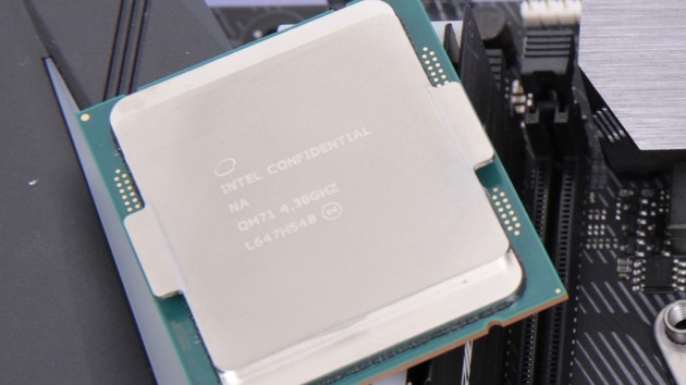 Spezifikationen: Taktraten von Core i9-7980XE, i9-7960X und i9-7940X