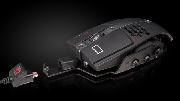 Tt eSports Level 10M Hybrid: Dank Bugsporn auch mit Funkübertragung