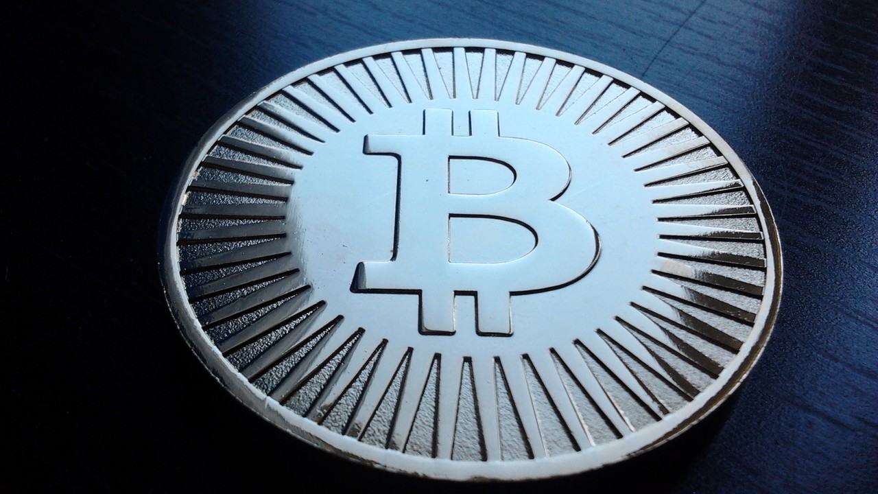 Bitcoin AG: Börse gibt Nutzerdaten freiwillig an Polizei weiter