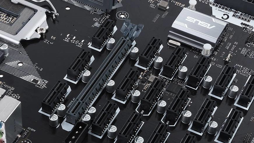 Asus B250 Mining Expert: 19 PCIe-Ports für GPUs und dreimal ATX 24 Pin
