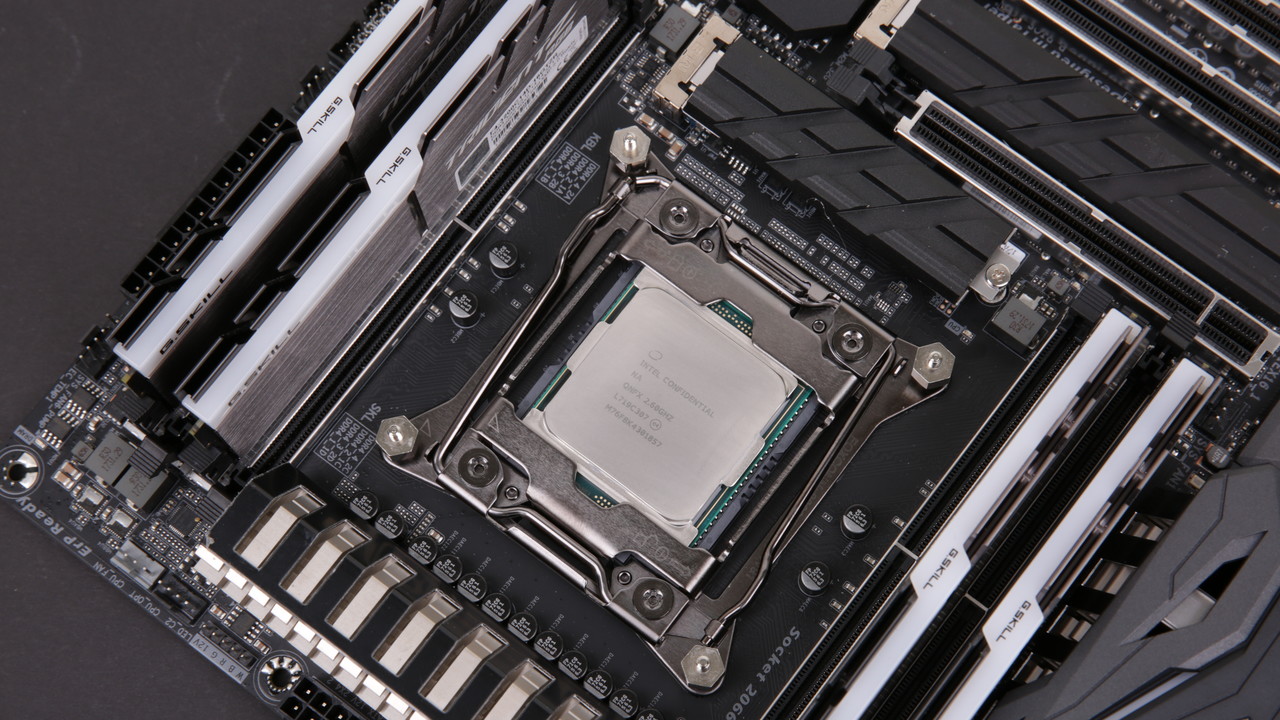 Intel Core i9-7980XE & 7960X im Test: 18 Kerne stellen bei Leistung und Preis alles in den Schatten