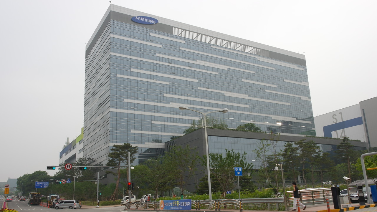 Samsung: CEO tritt wegen „beispielloser Krise“ zurück