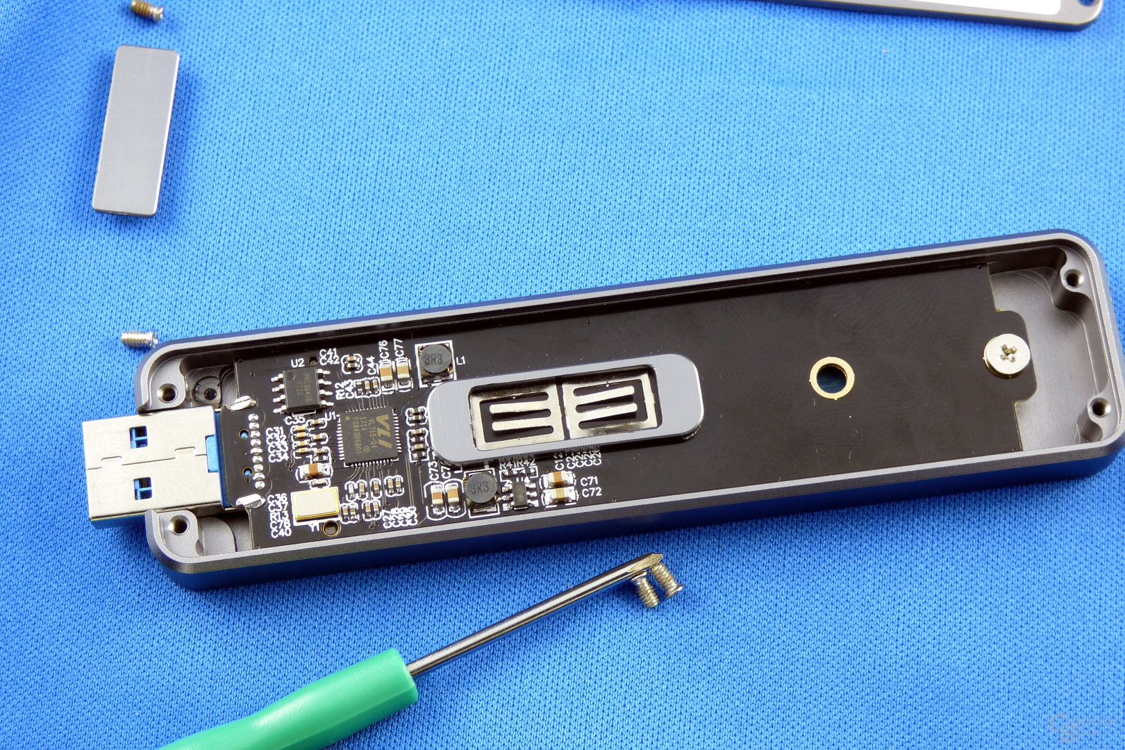 SilverStone MS09: USB-Modul samt SSD wieder eingesetzt