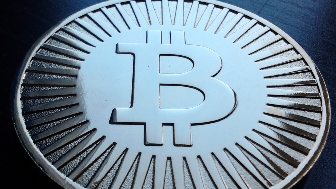 Kryptowährung: Bitcoin erreicht erstmals die 13.000 US-Dollar