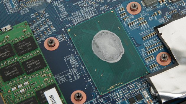 Core i7-8700HQ: Prototypen mobiler 6-Kern-CPUs von Intel abgelichtet