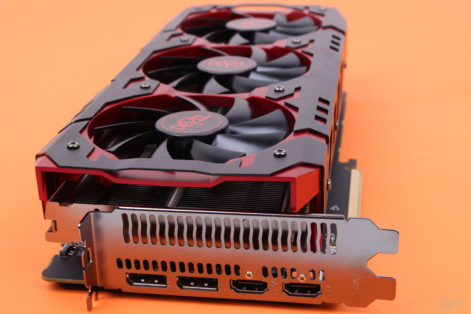 PowerColor Radeon RX Vega 56 Red Devil – Monitoranschlüsse