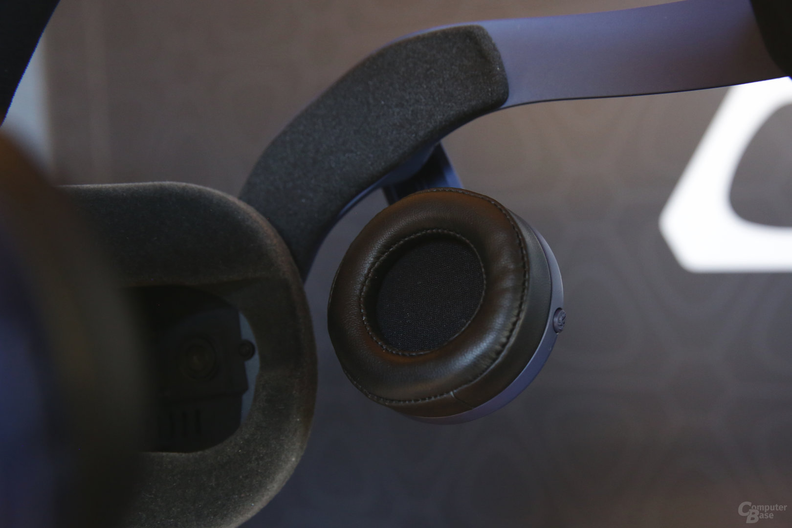 Neue On-Ear-Kopfhörer der Vive Pro