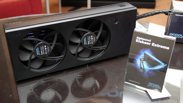 Alphacool Eisbaer Extreme: Kompaktwasserkühlung mit Pumpe im Radiator