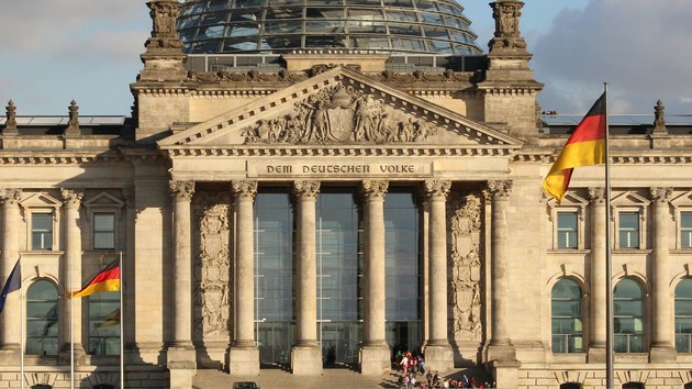 Neue Regierung: Koalitionsvertrag sorgt für gemischte Reaktionen