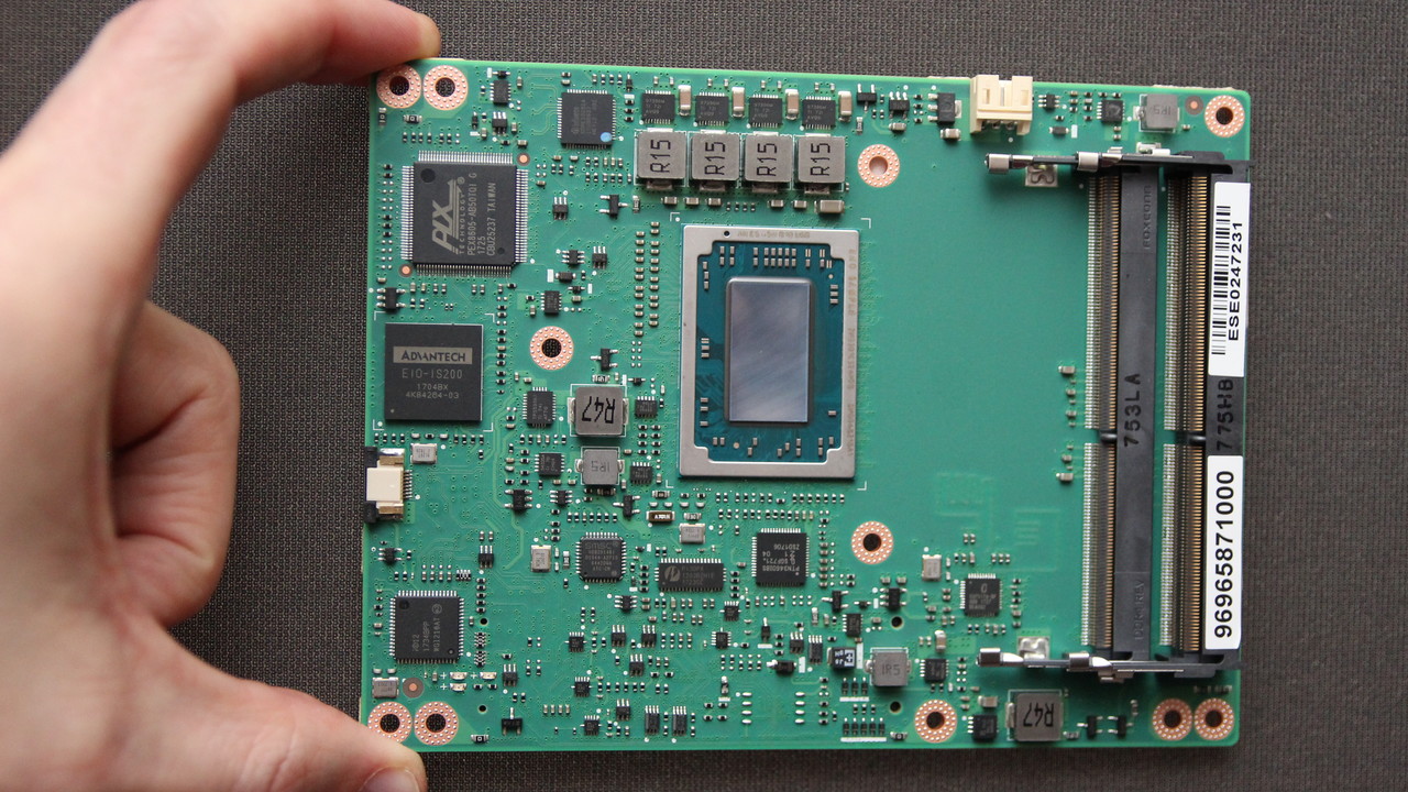Epyc 3000/Ryzen V1000: AMD bringt Zen mit 16 Kernen und Vega für Embedded
