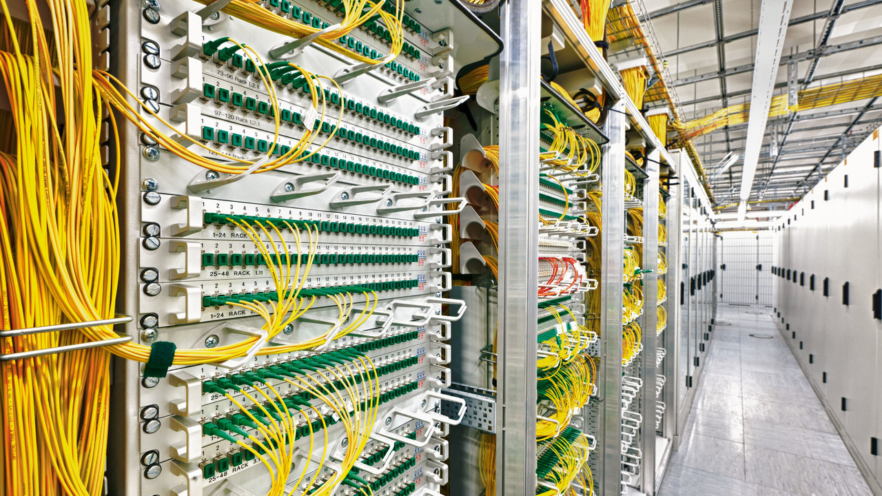Zukunft des Netzwerks: Netzwerkkarten mit PCIe 4.0 und optische 400-Gbps-Kabel