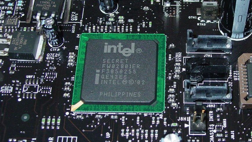Im Test vor 15 Jahren: Intels Luxus-Chipsatz i875P für den Pentium 4