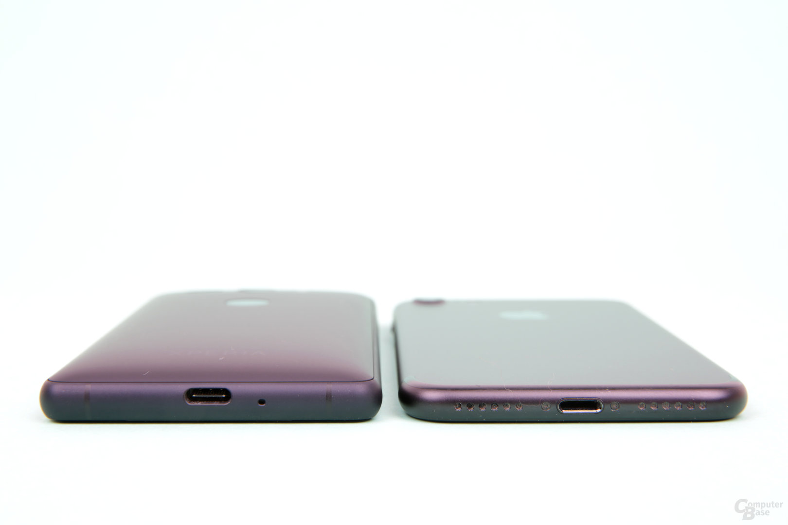 Bautiefe des Xperia XZ2 Compact im Vergleich zum iPhone 7