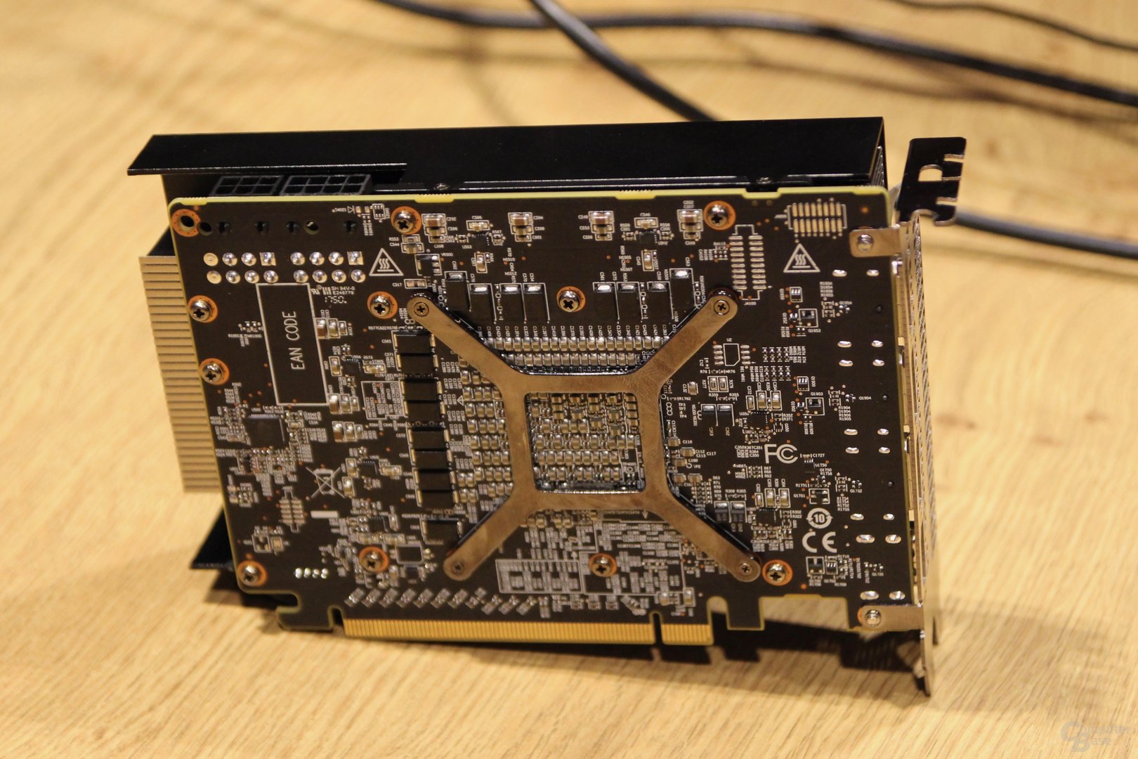 Die Radeon RX Vega Nano von PowerColor