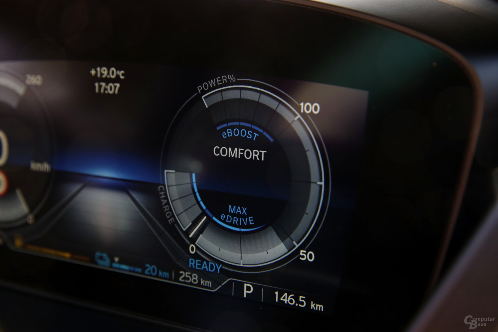 BMW i8 Roadster – Digitales Cockpit