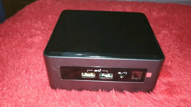 Intel NUC: Crimson Canyon mit Cannon Lake-U und Radeon 500