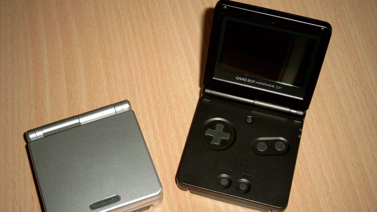 Im Test vor 15 Jahren: Nintendos Game Boy Advance SP ging ein Licht auf