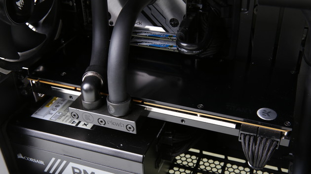 Mifcom miniBOSS i9-7980XE im Test: Titan V schlägt 1080 Ti in Spielen um bis zu 50 Prozent