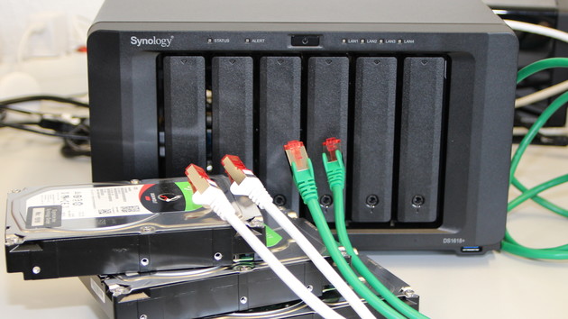 Synology DS1618+ im Test: 6 × HDD, 4 × LAN, 1 × PCIe, 1 × C3538, aber 0 × ECC & 10GbE