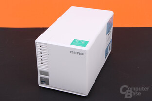 QNAP TS-328 – LEDs, USB und Kopiertaste