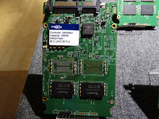 Maxiotek zeigt SSD mit UNIC-Speicher