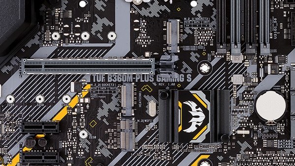 TUF B360M-Plus Gaming S: Asus bringt Micro-ATX-Mainboard mit 3 × M.2 und RGB