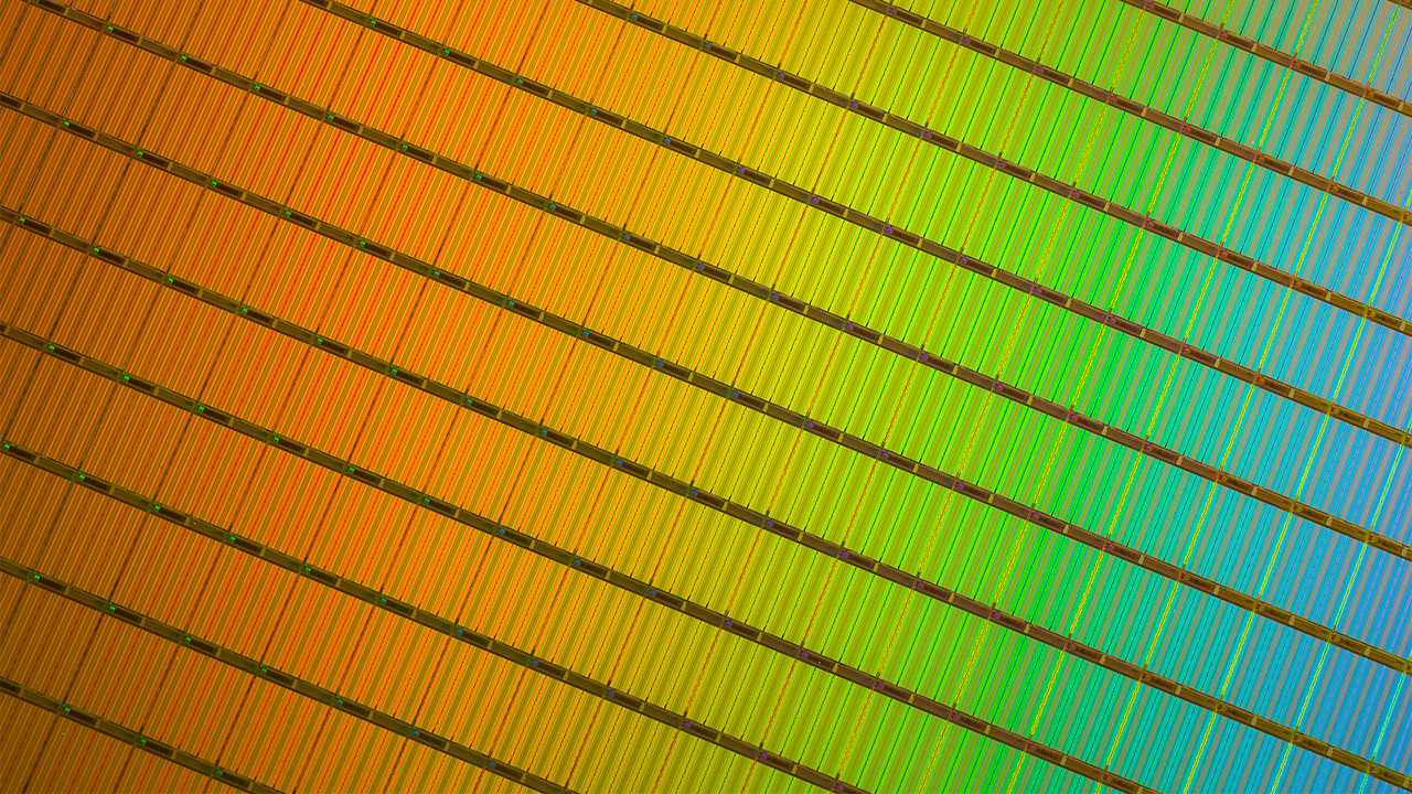 3D-NAND: Intel produziert erste QLC-SSDs mit PCIe fürs Data Center