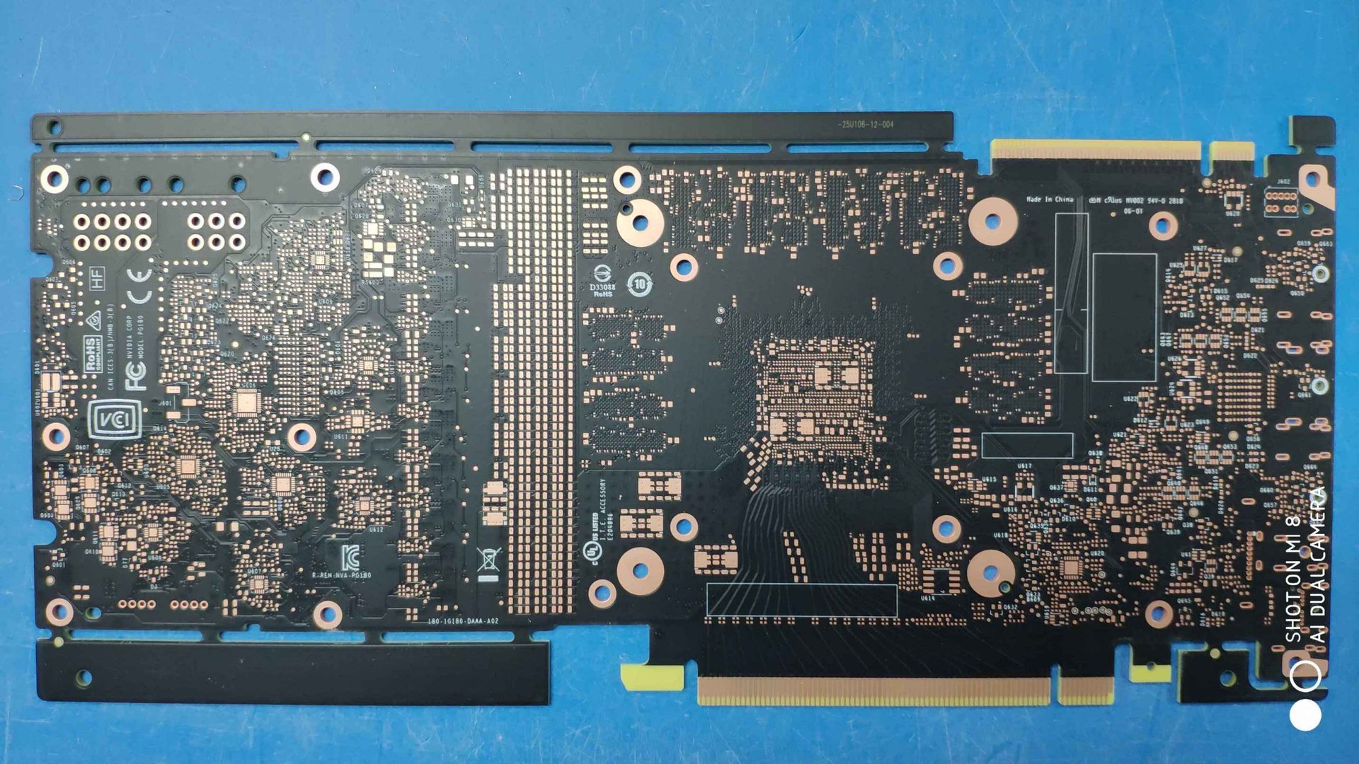 Mögliches PCB einer Turing-Grafikkarte von Nvidia