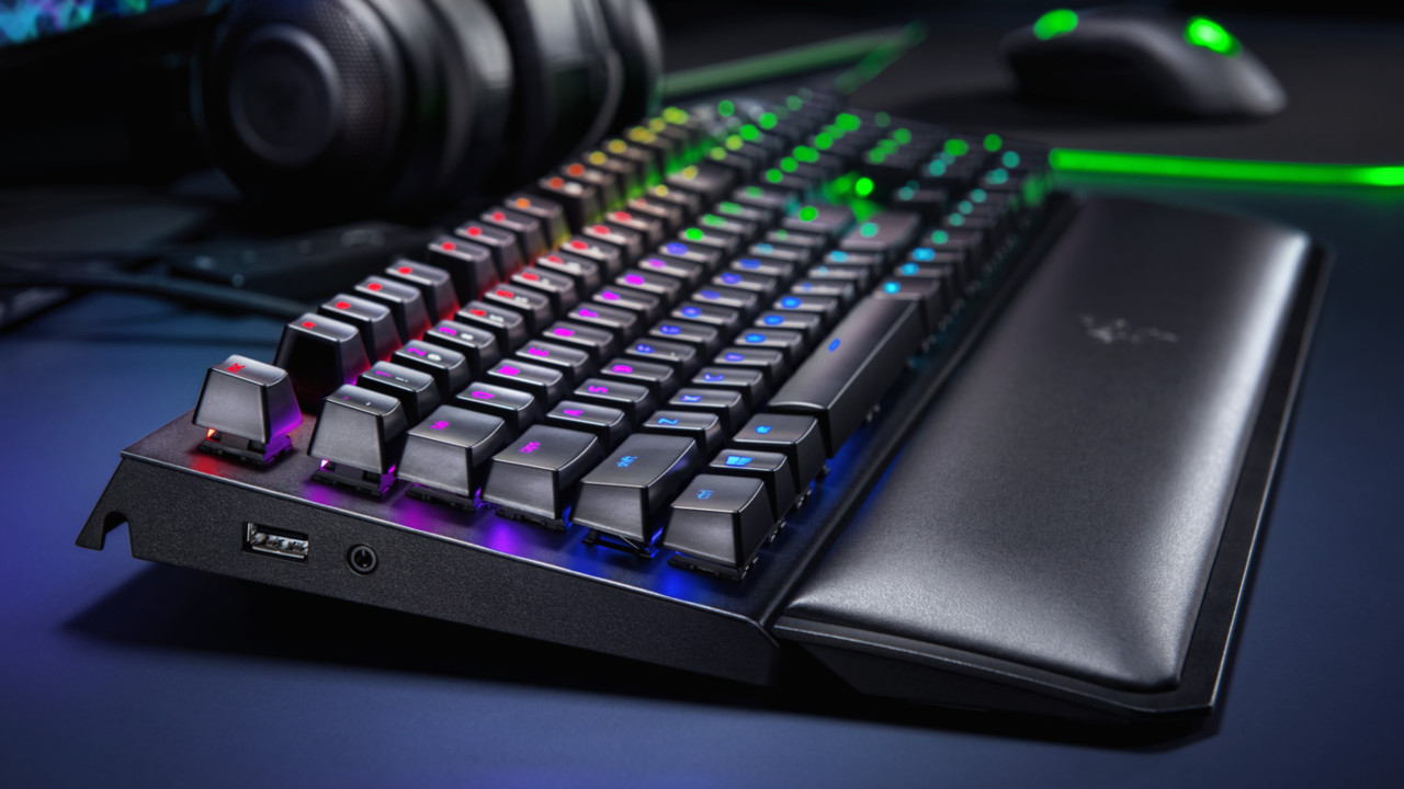 Razer Blackwidow Elite: Mechanische Tastatur mit Medientasten und RGB