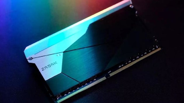Double Capacity DDR4: Extrabreite RAM-Riegel mit doppelt so viel Speicherchips