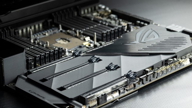 Asus ROG Dominus Extreme: Mainboard-Extravaganz für Intels 28-Kerner im Quadrat