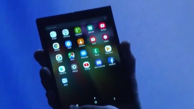 Samsung: Faltbares Smartphone ist aufgeklappt ein Tablet