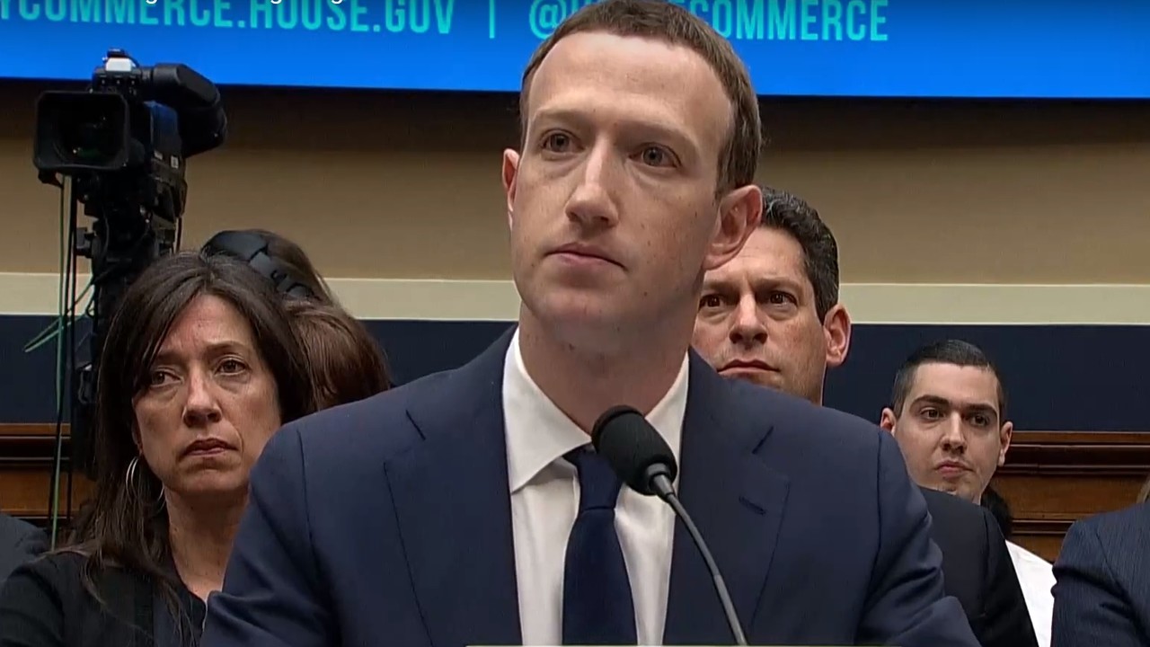 Facebook: Staatliche Investoren fordern Zuckerbergs Rücktritt
