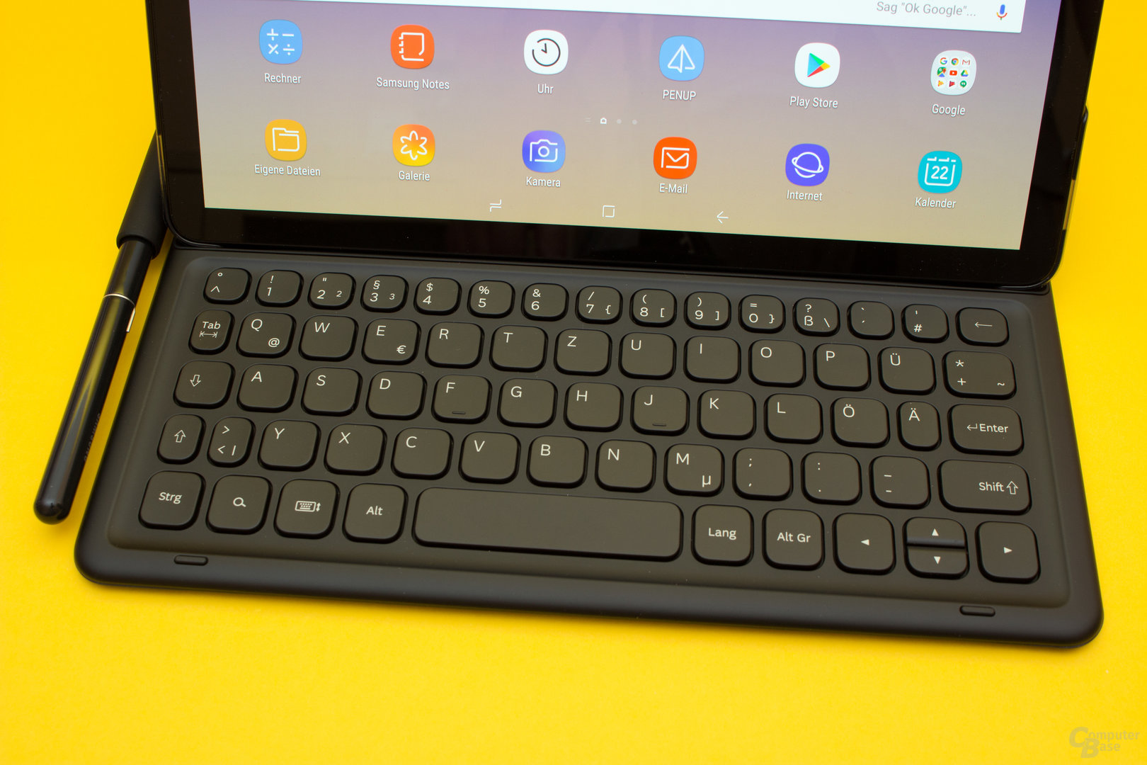 Das Galaxy Tab S4 verfügt über eine solide Tastatur, welche aber nur für gelegentliche Einsätze ausreicht