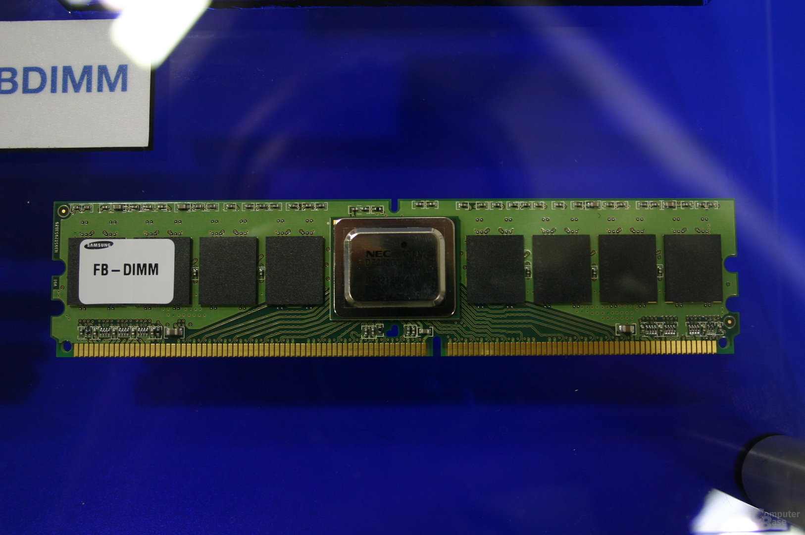 FB-DIMM mit AMB (Advanced Memory Buffer)-Chip von NEC